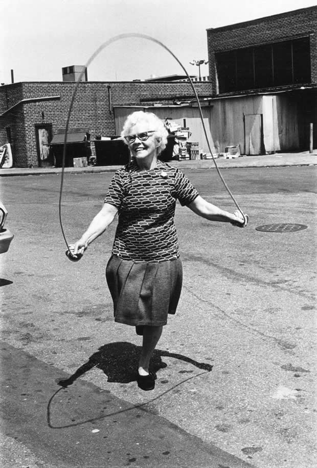 伊莎贝尔克罗夫特跳绳，布鲁克林，1972年