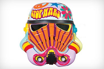 艺术战争 -  Stormtrooper Helmets作为艺术