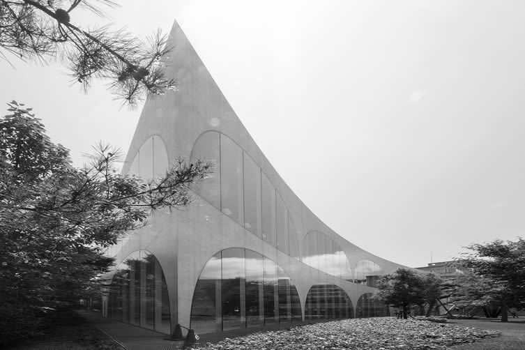 多摩艺术大学图书馆由伊藤丰雄事务所设计