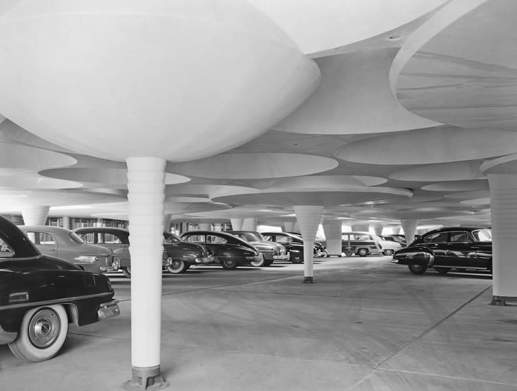 埃兹拉·斯托勒（Ezra Stoller），约翰逊蜡管理大楼和研究塔，弗兰克·劳埃德·赖特（Frank Lloyd Wright），拉辛（Racine），威斯康星州，1950年
