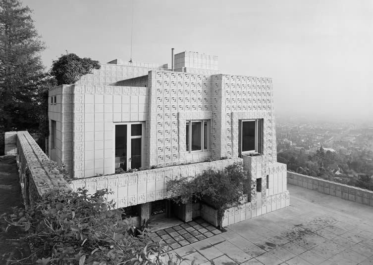 恩尼斯·豪斯（Ennis House），弗兰克·劳埃德·赖特（Frank Lloyd Wright），加利福尼亚州洛杉矶，1954年