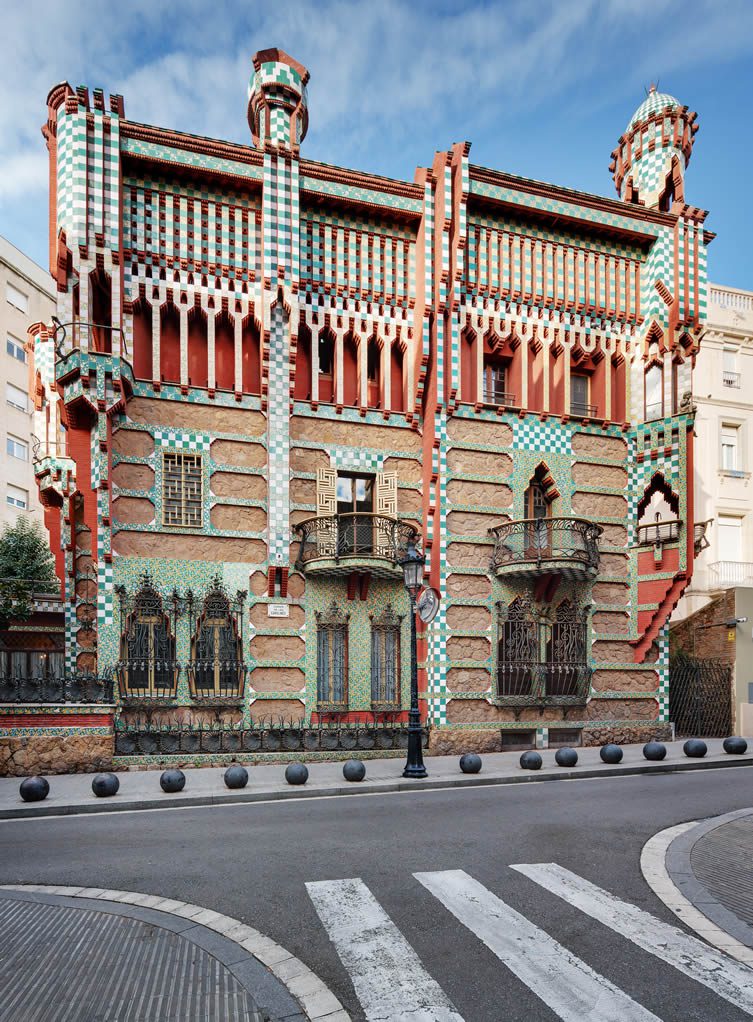 现代主义建筑运动:Casa Vicens, Gaudí在巴塞罗那的第一座建筑