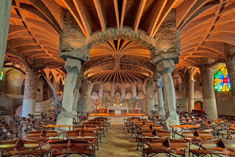 现代主义建筑运动:Colònia Güell教堂Gaudí的地下室