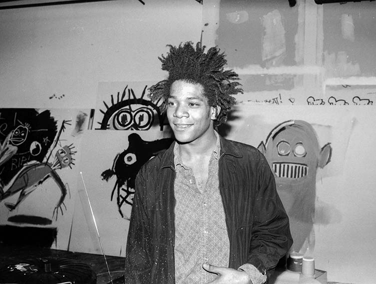 Jean-Michel Basquiat在他的工作室在Annina Forsi画廊