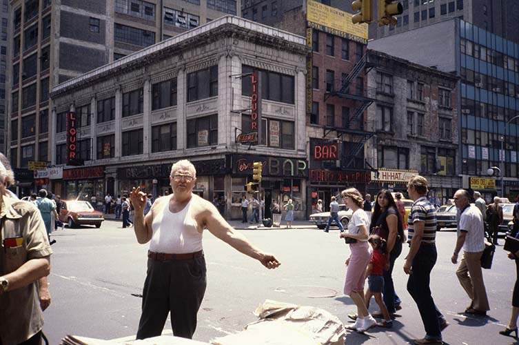 简·迪克森在时代广场
