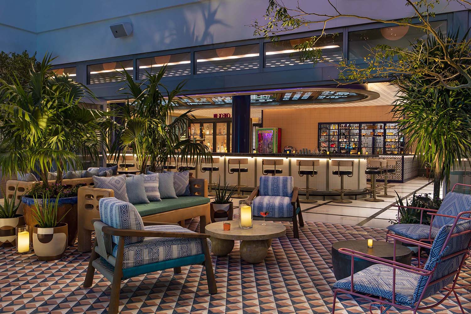 莫西迈阿密南海滩设计酒店由罗克韦尔集团万豪设计