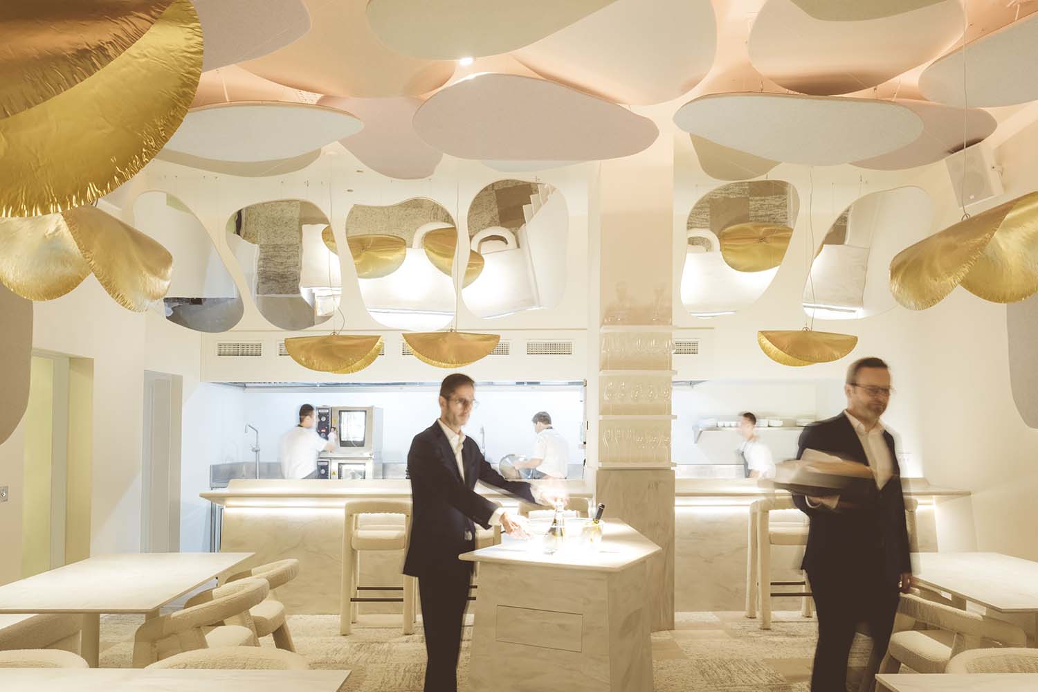 海里奥维耶多纳marble餐厅由风险工作室设计