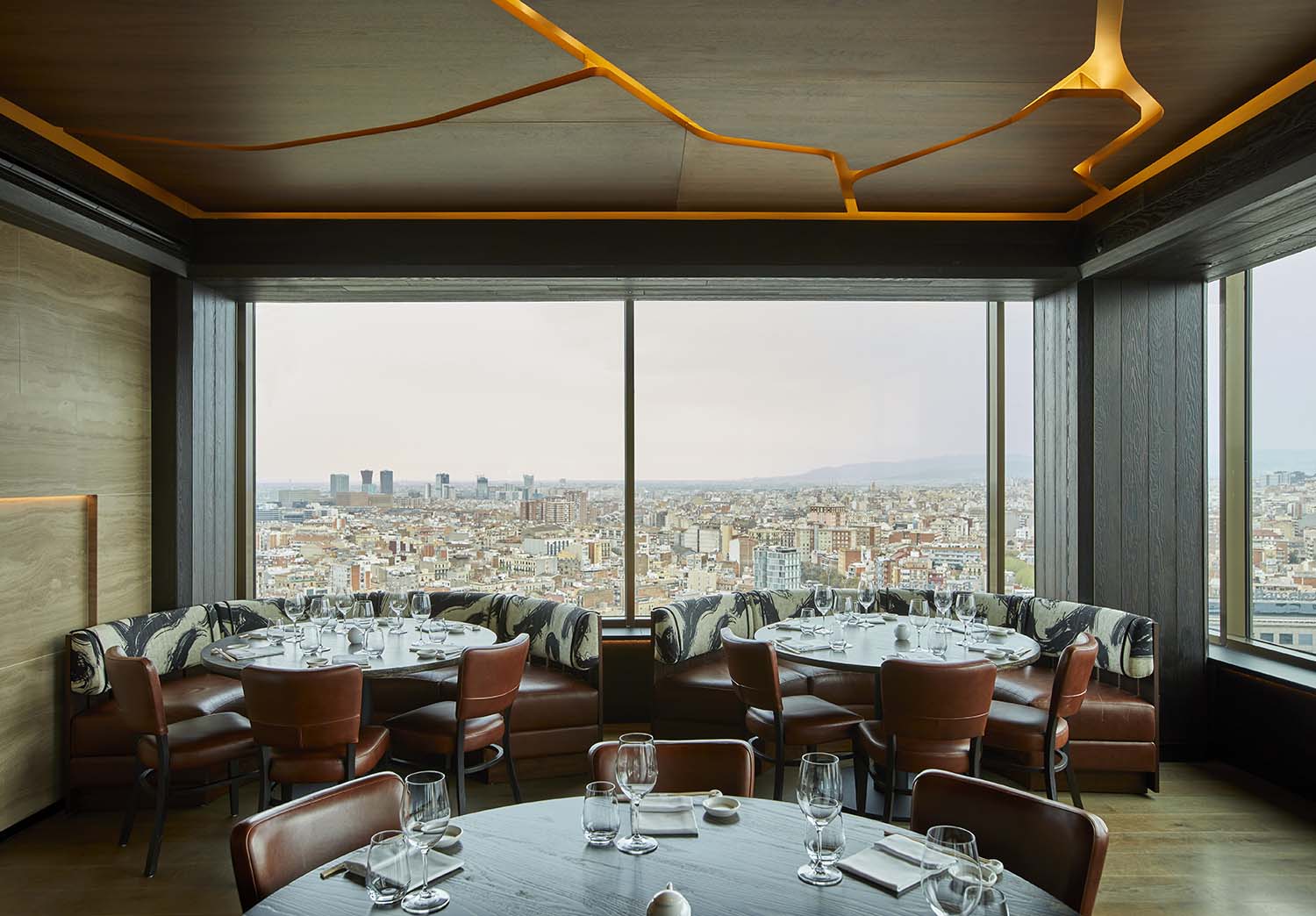 罗克韦尔集团（Rockwell Group）设计的Nobu Barcelona设计酒店和餐厅