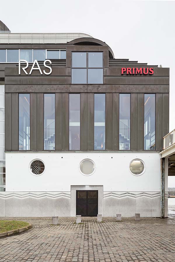 Ras Restaurant Antwerp Aan De Stroom，Architect Bob Van Reeth和Co.Studio