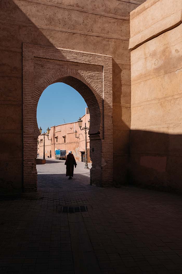 马拉喀什是一座历史悠久的城市，宫殿、清真寺和壮观的风景随处可见