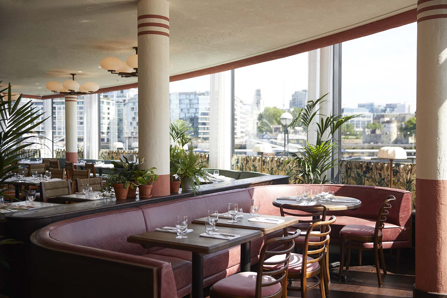 Tavolino伦敦桥，酒吧和厨房餐厅由Fettle设计