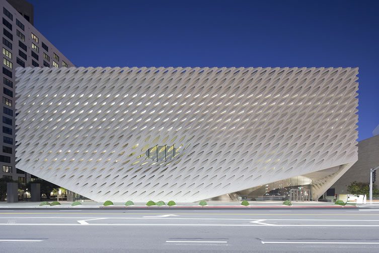 布罗德博物馆，位于洛杉矶市中心格兰德大道