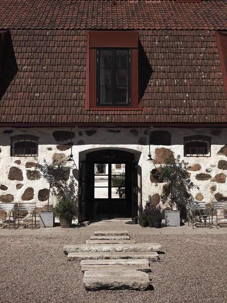 Wanås酒店位于一个被列出的18世纪的历史建筑，其厚壁距离近1米
